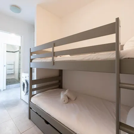 2-br Seafront In Appartement Cannes