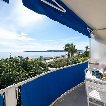 דירה 2-br Seafront In קאן