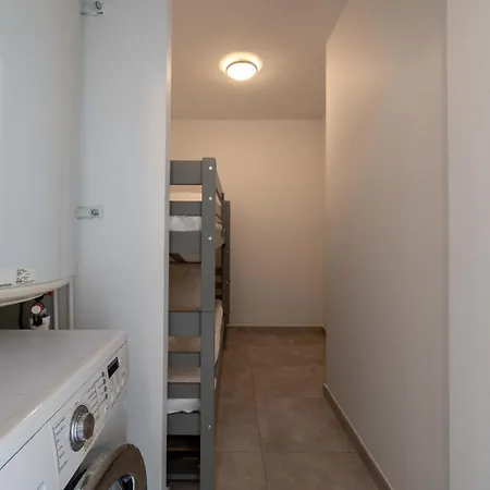 Apartmán 2-br Seafront In