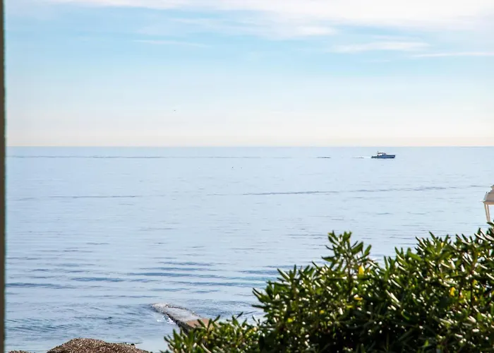 2-br Seafront In Apartmán