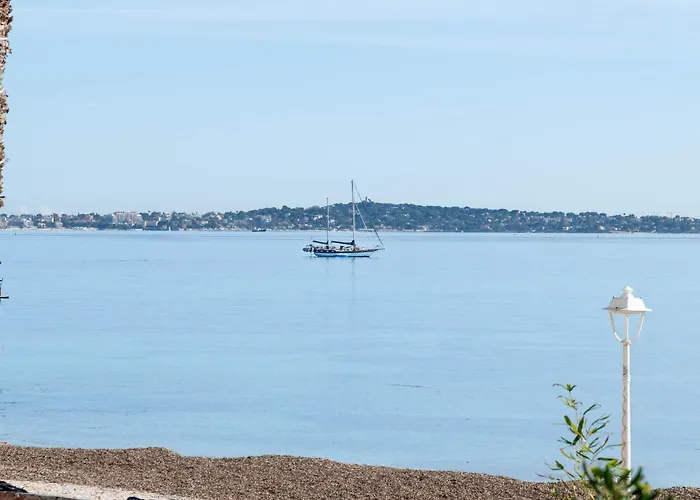 2-br Seafront In * Cannes
