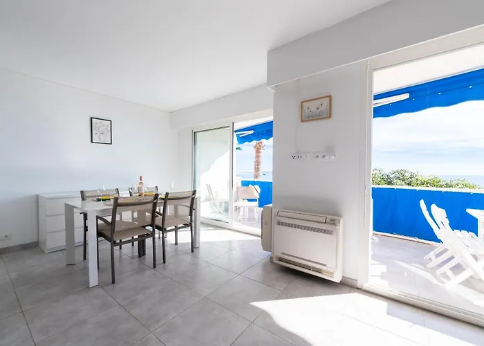 Apartmán 2-br Seafront In *