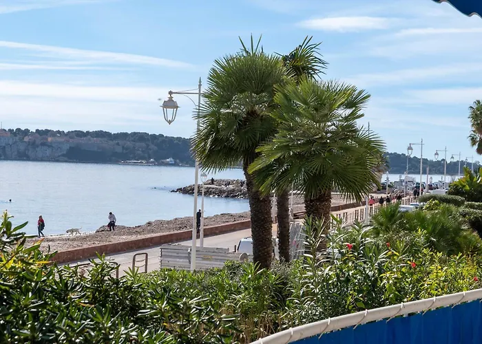 Appartement 2-br Seafront In Cannes