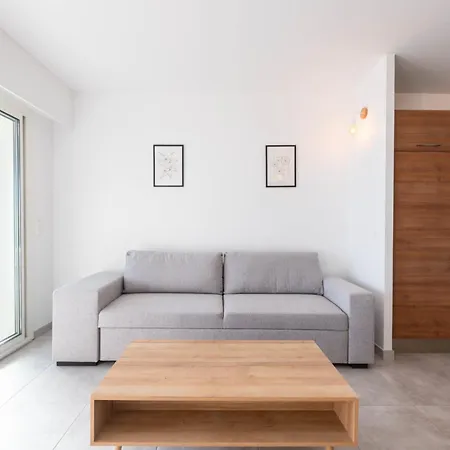 2-br Seafront In Apartment Cannes