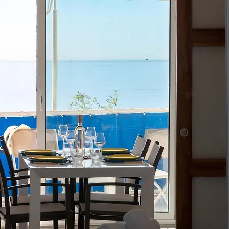 2-br Seafront In Appartement Cannes