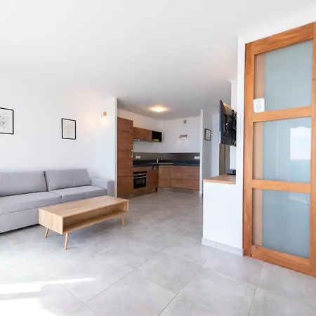 Appartement 2-br Seafront In